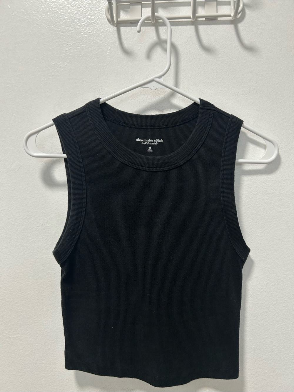 Abercrombie & Fitch Black Sleeveless Ribbed Crop Tank